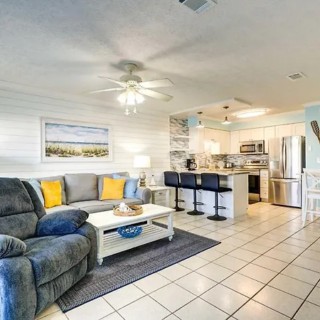 Walkable Panama City Beach Condo With Pool Access!
